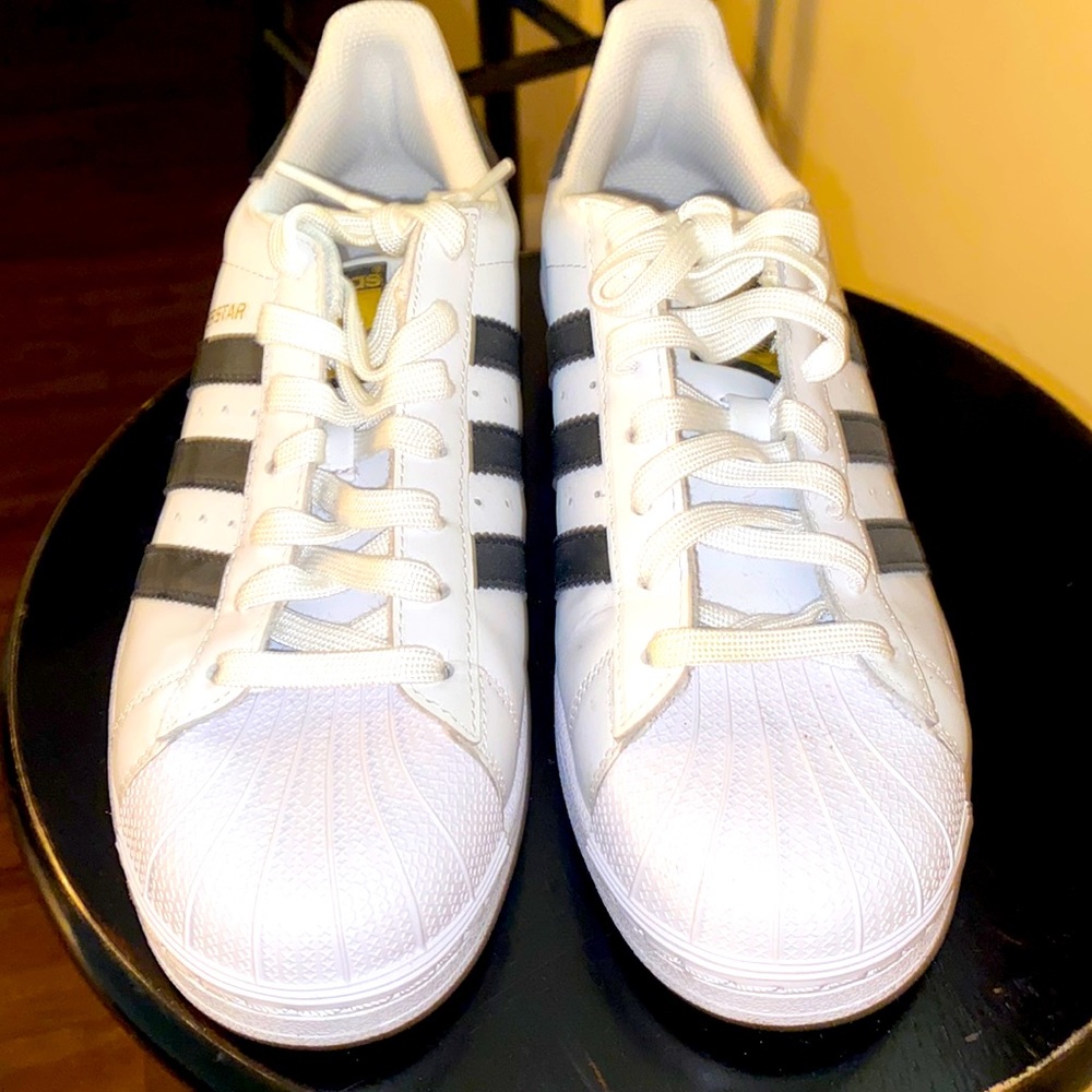 Old school superstar Adidas, black and white, great condition. Size 8.5 mens